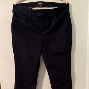 Dark rinse jean capris